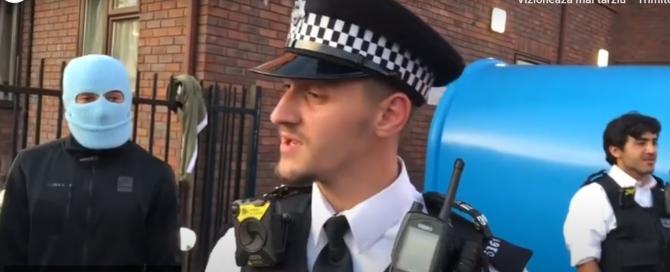 Polițist român din Anglia, viral pe rețelele de socializare după modul în care a calmat niște compatrioți scandalagii - VIDEO