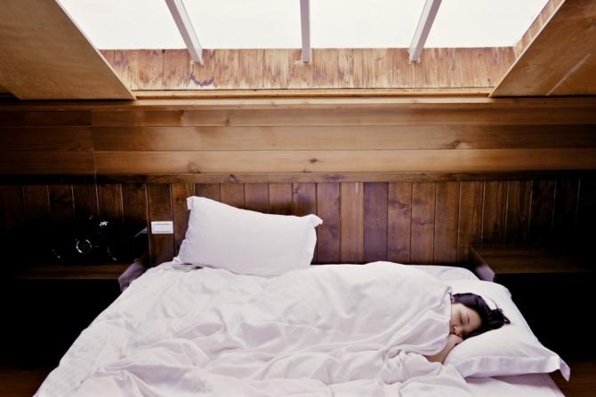 Expertă în somn numește 10 pași pentru a dormi mai bine