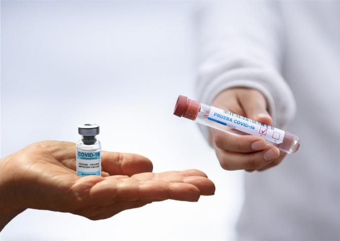 Dr Adrian Marinescu a spus dacă mai e nevoie de un test COVID-19 înainte de rapelul vaccinului. Sursa: Pixabay