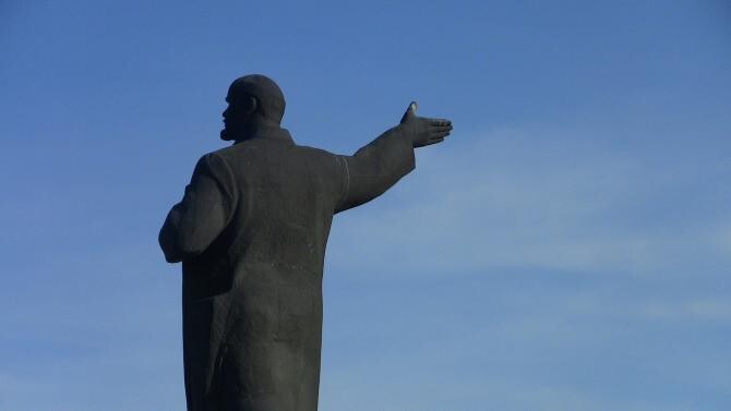 A fost dată jos ULTIMA statuie a lui Lenin din Ucraina / Sursă foto: Pixbay