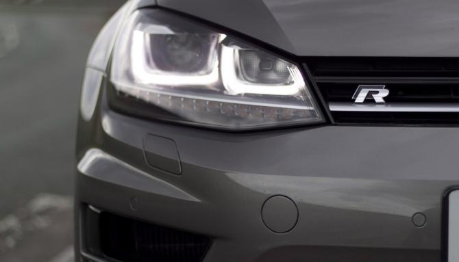 Volkswagen Golf standard dispare de pe piața nord-americană. Rămân Golf GTI și Golf R