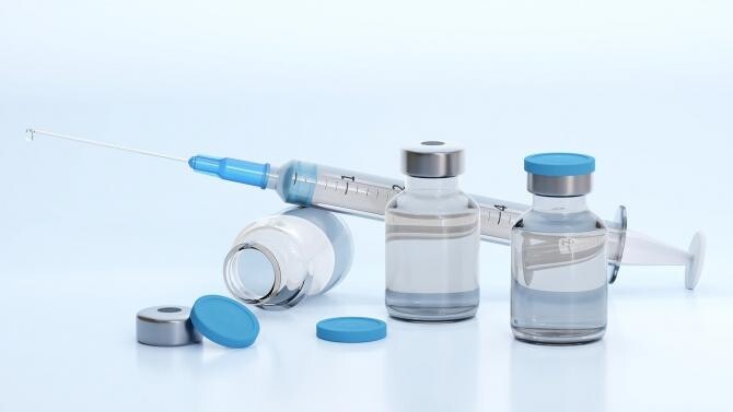 A doua tranșă de vaccin AstraZeneca sosește astăzi în România / Imagine de MasterTux de la Pixabay 