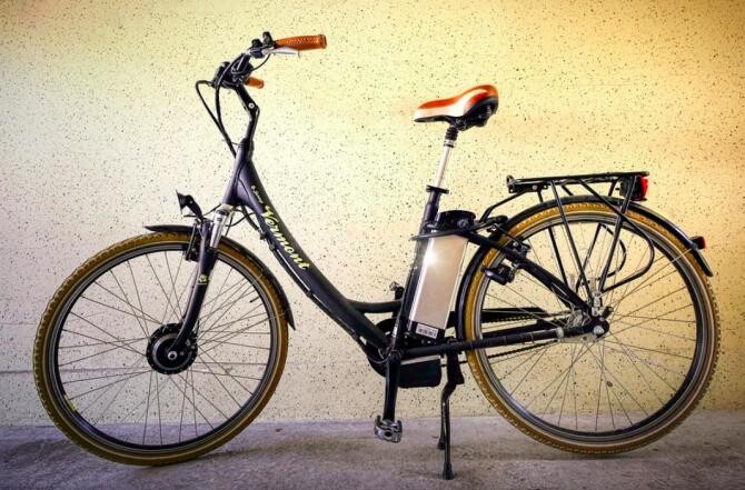 Bicicletele electrice costă între 1.400 și 3.000 dolari. Foto: fietzfotos via Pixabay