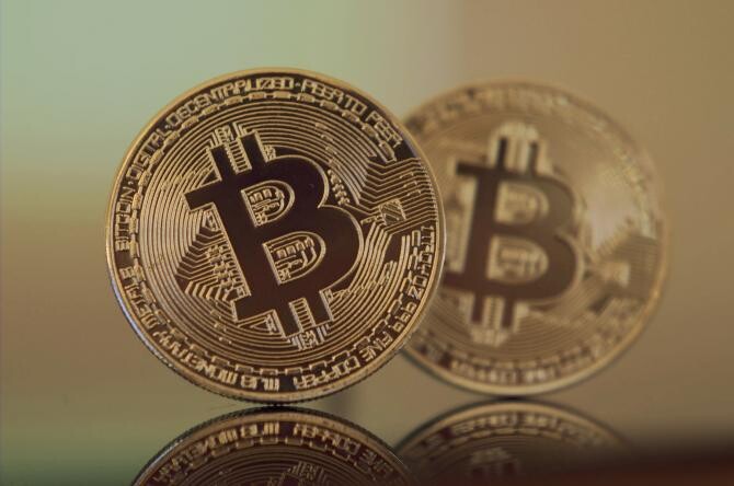 Bitcoin crește din nou după ce Elon Musk și-a arătat susținerea pentru cryptomonedă. Foto: Pixabay.com.