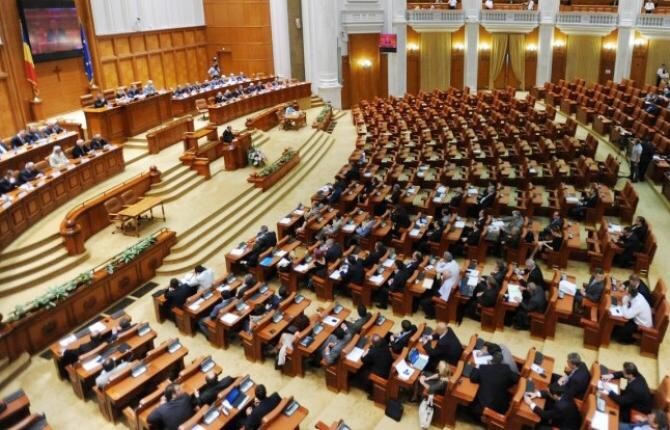 Camera Deputaţilor şi-a modificat regulamentul cu privire la invalidarea alegerii parlamentarului Francisc Tobă