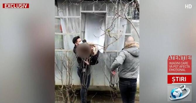 Fata sechestrată a fost găsită și SCOASĂ pe geam / galerie FOTO