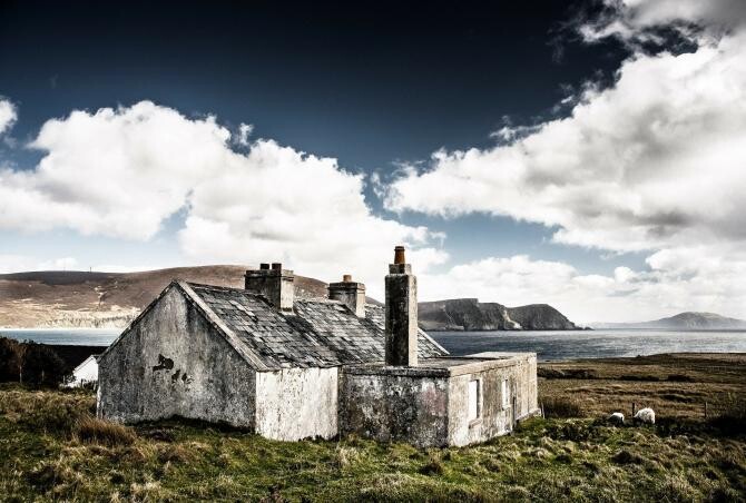 Irlanda a fost surprinsă de un fenomen spectaculos. Casele au fost acoperite de spuma mării / Sursă foto: Pixbay