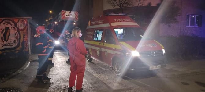 Pompierii au salvat o tânără din Cluj care ar fi încercat să se sinucidă - Foto ISU Cluj
