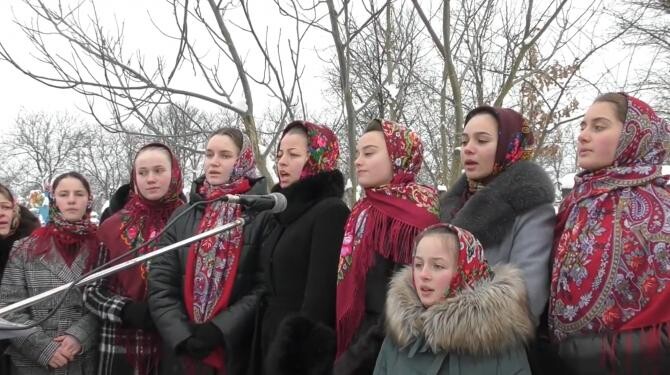 Masacrul de la Lunca, comemorat în nordul Bucovinei. Versuri impresionante ale românilor din afara granițelor  /  Sursă captură: Youtube BucPress TV