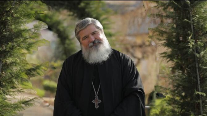 Părintele Vasile Ioana a spus că se va ruga, la Muntele Athos, pentru parlamentarii care au votat împotriva acestui proiect