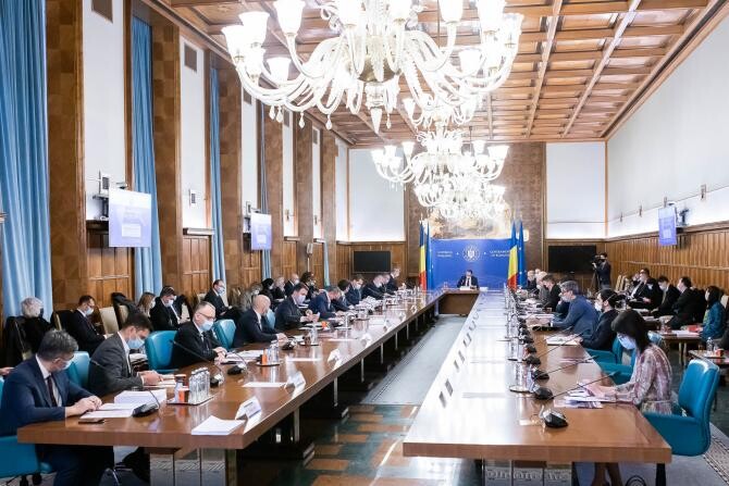 Premierul Cîțu a decis eliberarea din funcţie a doi secretari de stat de la Ministerul Economiei, Antreprenoriatului şi Turismului, Emil-Răzvan Pîrjol şi Liviu Rogojinaru