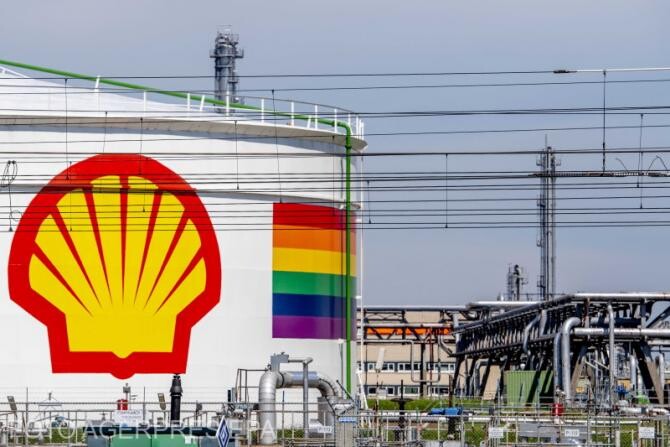 Royal Dutch Shell spune că tranziția către energie verde este imperativă