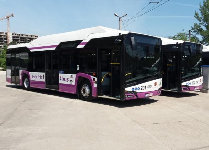 Gesturi de urmat. Aproximativ 3000 de euro găsiți în autobuzele din Cluj-Napoca într-o singură zi. Banii au fost restituiți proprietarilor - Foto DC News