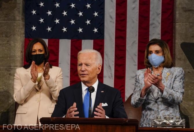 Cele două femei din spatele pre„edintelui Biden: Vicepreşedinta Kamala Harris şi preşedinta Camerei Reprezentanţilor, Nancy Pelosi