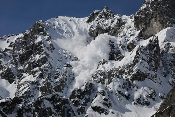 Avalanșă în zona Bâlea (Munții Făgăraș). Doi turiști au scăpat cu viață, deși unul a fost îngropat parțial  /  Sursă foto: Pixbay