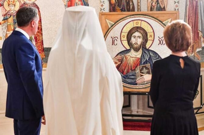 Patriarhul Daniel a adresat felicitări Custodelui Coroanei cu ocazia Zilei Regalității