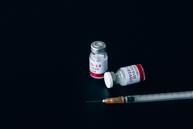  FDA a autorizat doza 'booster' a vaccinului Pfizer-BioNTech pentru adolescenţii din grupa 12-15 ani / Foto: Pexels