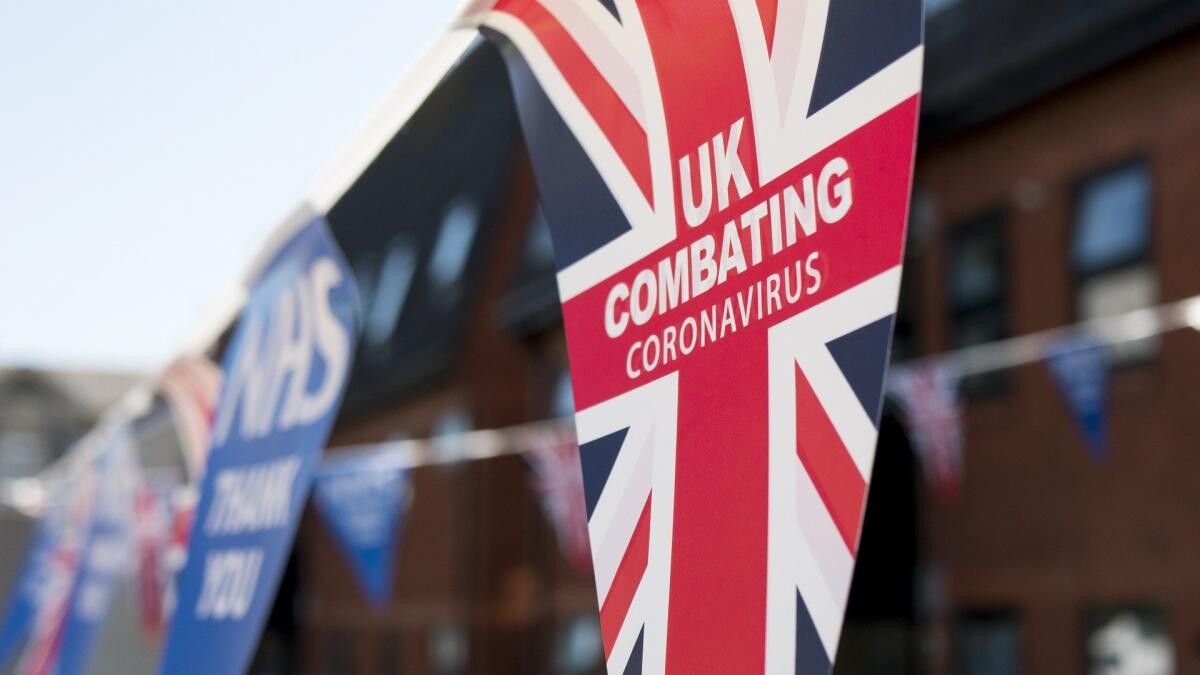 Serviciul public de sănătate din Marea Britanie (NHS), decorat de regina Elisabeta - Vimarsana News