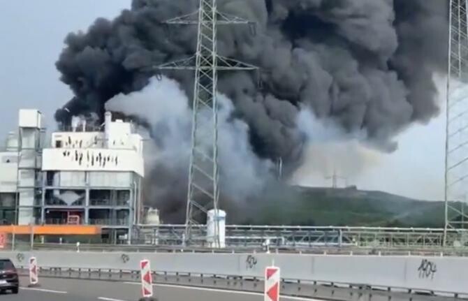 Explozie la o uzină chimică din Germania. Deflagrația ar fi avut loc la un incinerator de deșeuri  / Sursă foto: Captură YouTube 