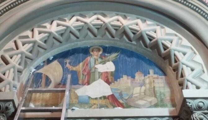Frescă în care apare „SF. Mare Mucenic Ioan cel Nou de la Suceava”, ascunsă sub un placaj de ghips în Cernăuți  /  Sursă foto: Agenția BucPress
