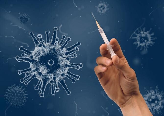 A treia doză de vaccin anti-COVID, administrată lucrătorilor sanitari / Foto: Pixabay
