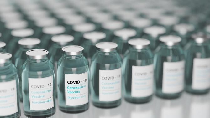 Vaccin Covid-19. Imagine cu caracter ilustrativ de torstensimon de la Pixabay 