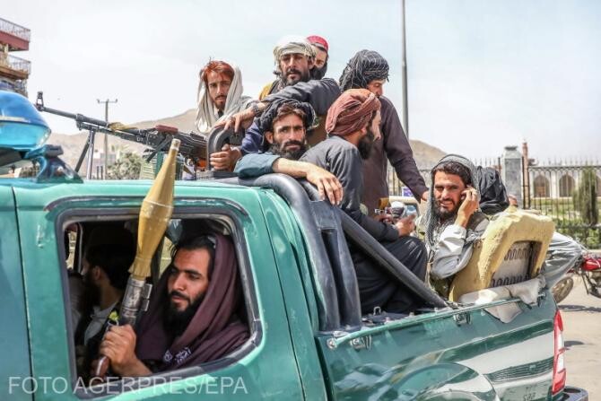 Luptătorii talibani, pe străzile din Kabul