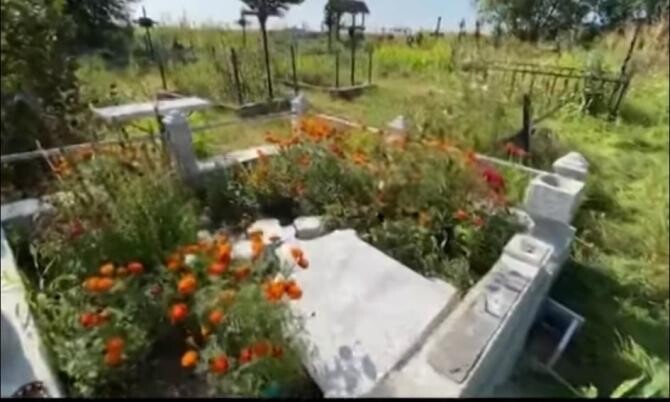 Un cimitir din Botoșani a fost devastat de doi copii / Foto: Captură video Realitatea Plus