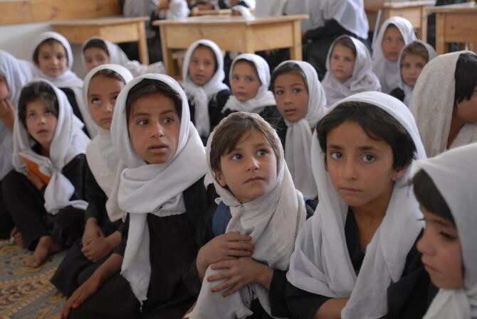 Copii din Afganistan, ilustrativ / Imagine de David Mark de la Pixabay 