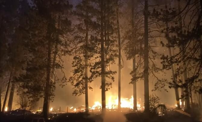 Cel mai mare incendiu înregistrat în California. 900 de locuințe, arse de flăcări  /  Sursă foto: Captură Youtube The Sun