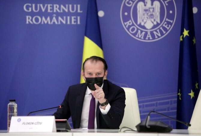 Iulian Bulai mănâncă pâine: Sper ca premierul Cîțu să ceară scuze pentru aroganța afișată  /  Sursă foto: Facebook Florin Cîțu
