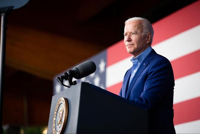 Militant LGBTQ, nominalizat de Joe Biden pentru funcția de ambasador al SUA în Elveţia şi Liechtenstein / Foto: Facebook Joe Biden
