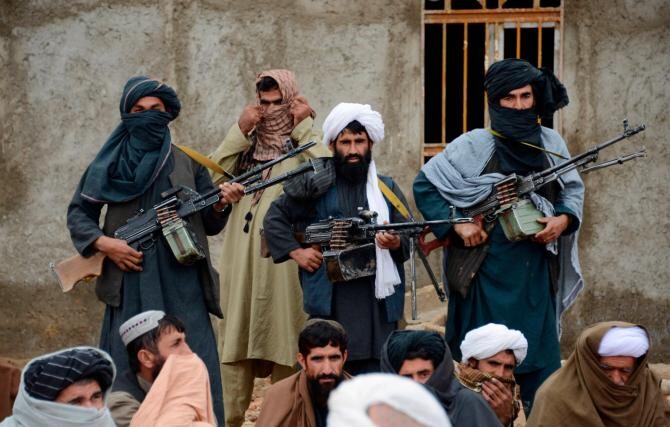 Talibanii au o 'cantitate substanţială' de echipament militar american 