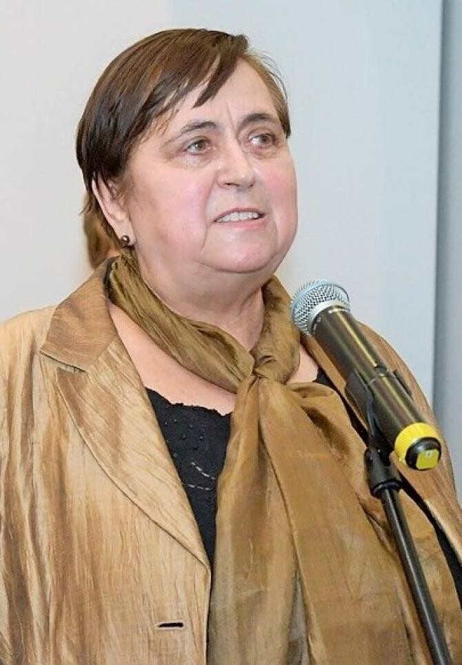 Doina Păuleanu la deschiderea expoziției „Pictura românească din colecția Fundației Bonte”, Muzeul Colecțiilor de Artă, 2017
