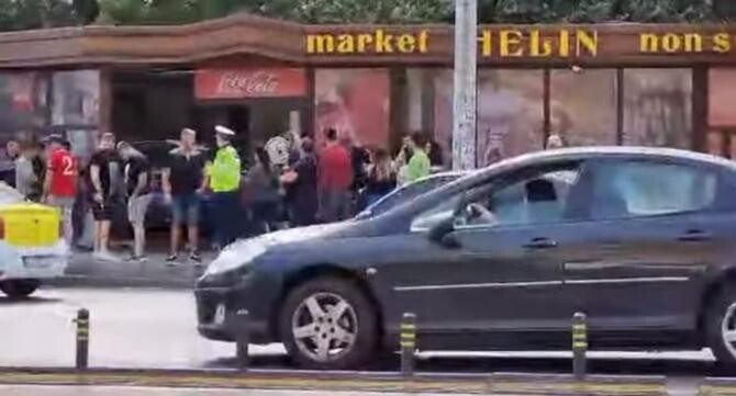 Accident în Dolj. Un şofer a intrat cu BMW-ul într-un magazin / Foto: Captură video Yotube