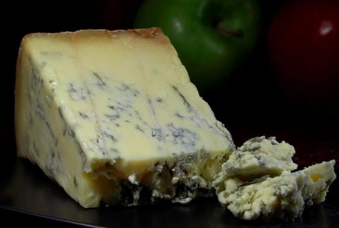 Sortimentul de brânză preferat, în funcţie de zodia ta! BONUS: recomandări de reţete uşoare pentru un plus de savoare!