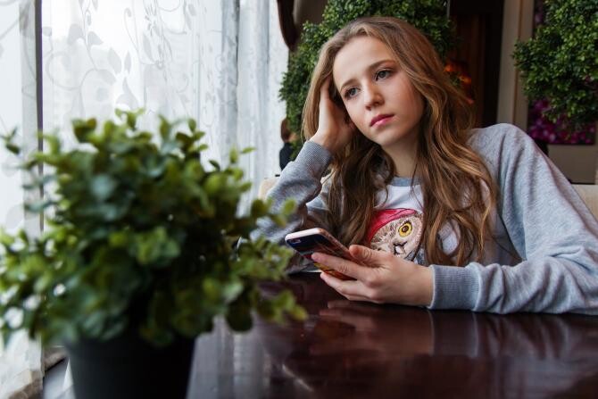 Sănătatea neurologică a tinerilor, grav afectată de social media. Au început să dezvolte ticuri similare sindromului Tourette  /   Foto cu caracter ilustrativ: Pixabay