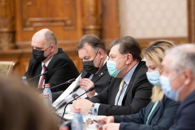 Rafila, despre discuții cu Cioloș: Mergem pe varianta unui guvern tehnocrat care să organizeze în primăvară alegeri anticipate / Foto: Facebook Alexandru Rafila