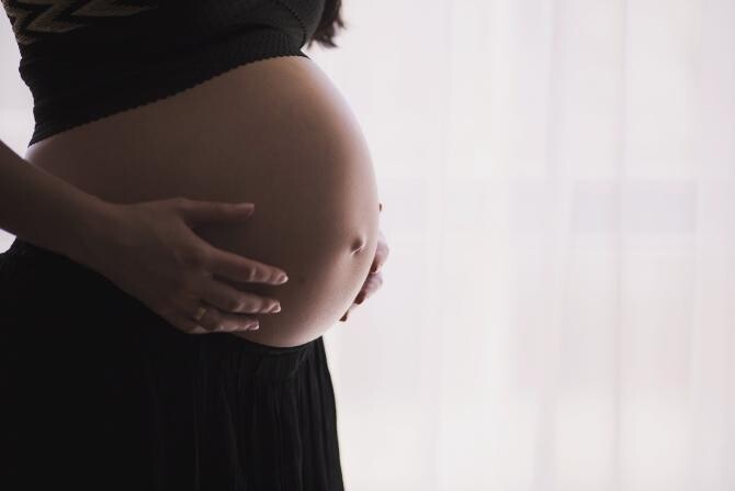 Tânără însărcinată din Brăila, înjunghiată mortal cu doar două zile înainte să aducă bebelușul pe lume / Foto: Pixabay