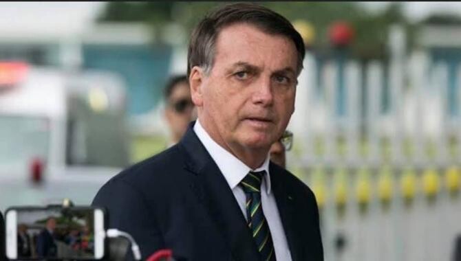 Jair Bolsonaro este acuzat de nu mai puțin de 11 infracțiuni, printre care crime împotriva umanității, incitare la omucidere și șarlatanie  Foto: Facebook