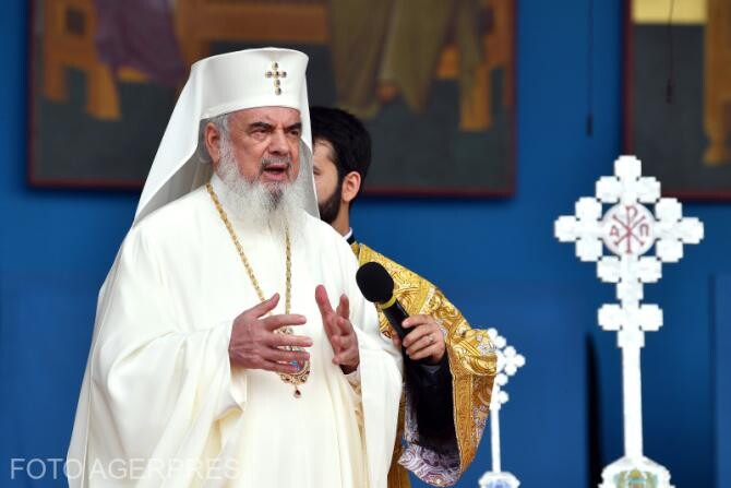 Patriarhul Daniel, în Pastorala de Crăciun: Îndemn la deplină încredere în puterea rugăciunii şi multă responsabilitate pentru sănătatea proprie şi a semenilor noştri