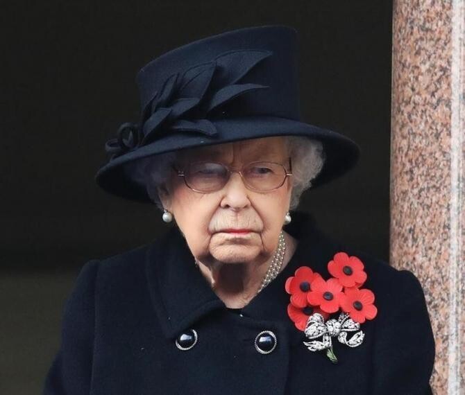 Regina Elisabeta a II-a, de 95 de ani, avertizată de medici. Trebuie să stea acasă  încă cel puțin 2 săptămâni  / Foto: Instagram The Royal Family