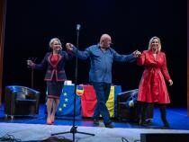 Constantin Cotimanis, Marius Bodochi, Anca Sigartău și Paula Chirilă au adus zâmbetul pe buzele spectatorilor