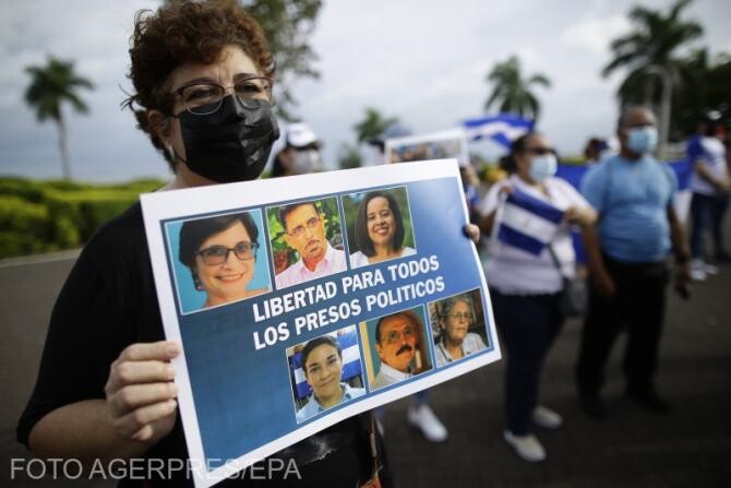 Zeci de nicaragueni care locuiesc în Panama au protestat pe fâșia de coastă din Panama City.  Aceștia au respins actualele alegeri prezidențiale din țara lor, au cerut libertate pentru prizonierii politici și alegeri libere și demisia președintelui Daniel