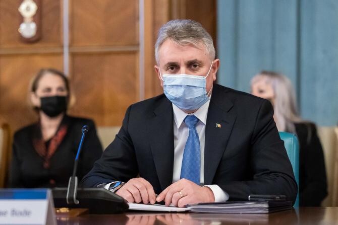 Bode, către românii care vin în țară fără vaccin sau test PCR: Orice nerespectare a deciziei de carantinare înseamnă dosar penal / foto: Guvernul României
