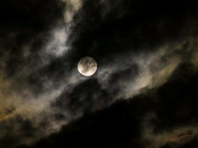 foto pixabay/ Eclipsă Lună - Luna Plină, 19 noiembrie 2021