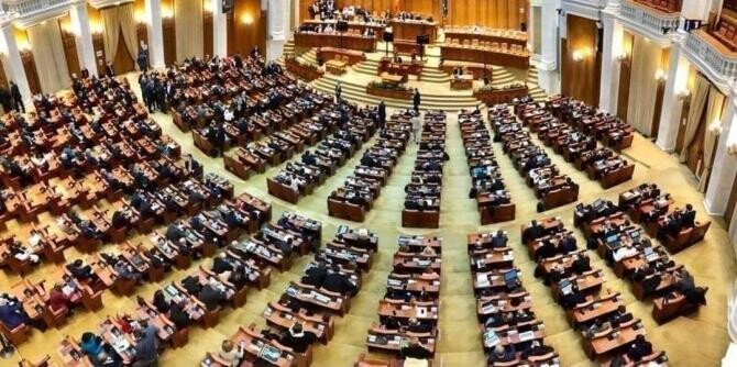 USR va cere în Parlament aplicarea certificatului verde pentru TOȚI angajaţii. Testarea periodică, pe banii salariatului / Foto: Facebook Parlamentul României