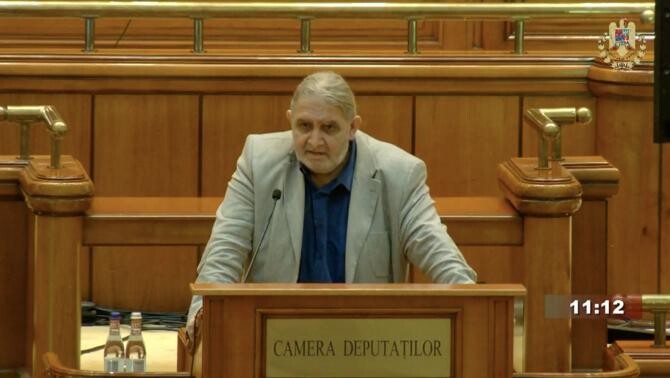 Varujan Pambuccian: Se încheie un an de lupte absurde, duse cu lăcomie/ foto captură video Parlament