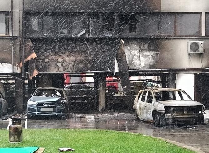 Cum a luat foc blocul din Constanța dintr-o joacă a doi copii cu un cocktail exploziv. ”Au fost momente de groază" / Foto: ISU