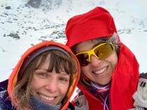 Trupul Silviei, alpinista care a murit în Bucegi chiar de ziua ei, încă nu a fost recuperat. Sora ei geamănă, devastată de durere: Îmi va lipsi groaznic / Foto: Facebook Iulia Iulia